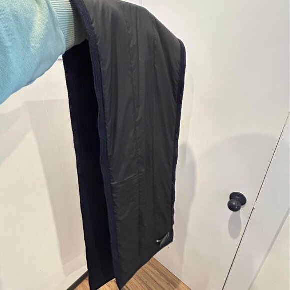 CLUB MONACO scarf. Puffer and knit. Navy blue. Excellent condition. Unisex - Picture 4 of 5